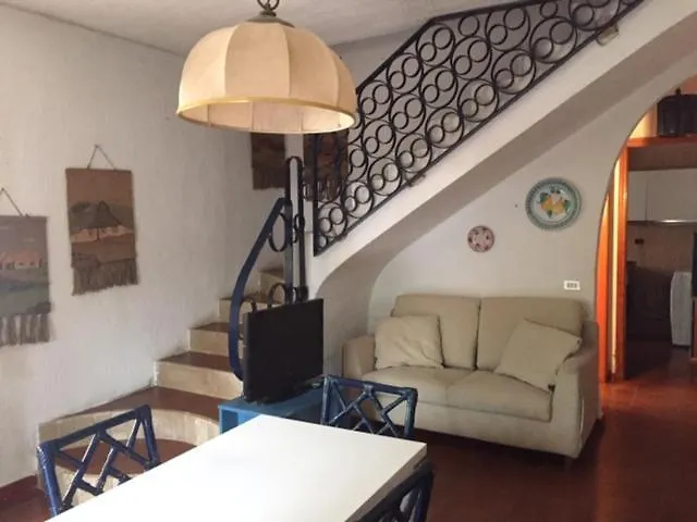 Cornelia Apartment *